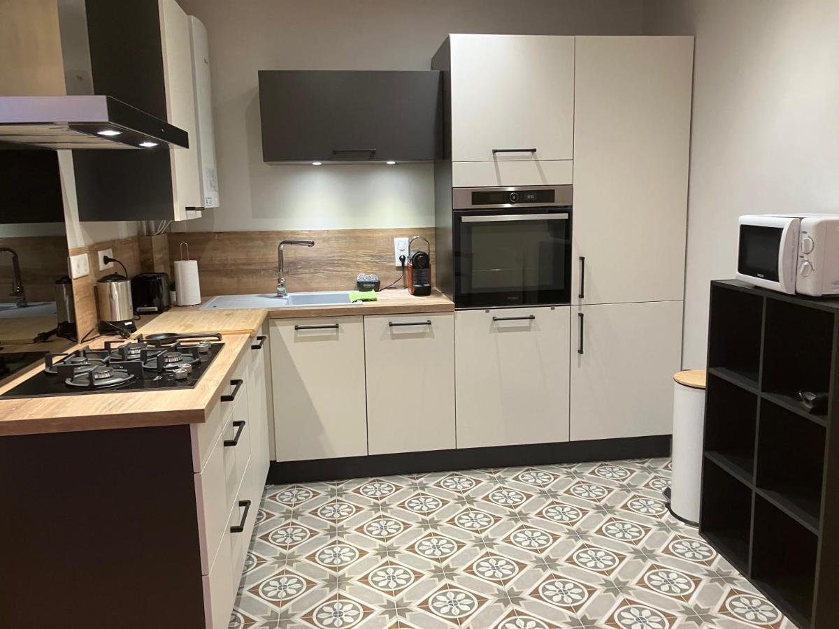 Studio Quartier Chateau - Wifi - Garage Individuel A Cle - Electromenager Complet Pau Luaran gambar