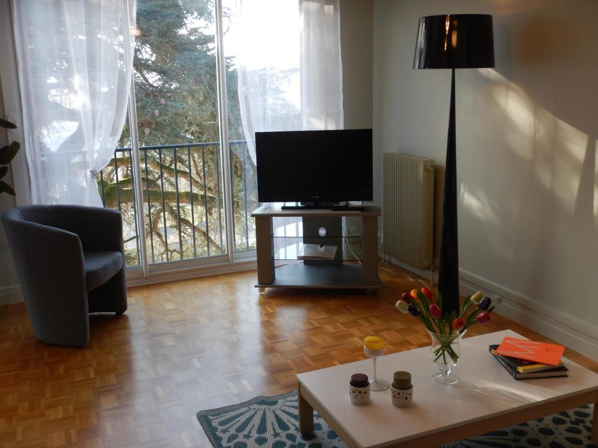 Studio Quartier Chateau - Wifi - Garage Individuel A Cle - Electromenager Complet Pau Luaran gambar